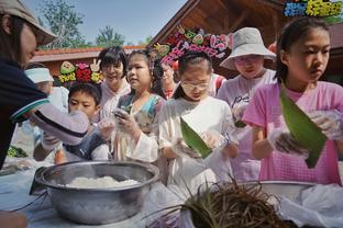 连续第三次月最佳！官方：萨拉赫当选利物浦11月最佳球员